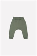 К 400221/зеленый(веселые жирафы) брюки для мальчика ясельного возраста